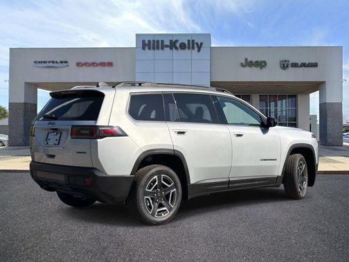Silver Zynith Clearcoat 2026 Jeep Cherokee Laredo 4x4