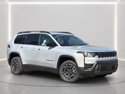 Silver Zynith Clearcoat 2026 Jeep Cherokee Laredo 4x4