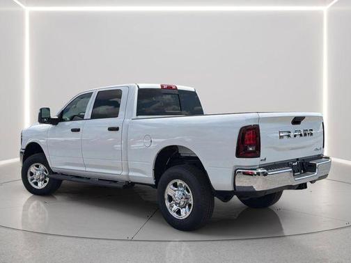 Bright White Clearcoat 2026 RAM 2500 Tradesman Crew Cab 4x4 6'4' Box