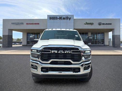 Bright White Clearcoat 2026 RAM 2500 Tradesman Crew Cab 4x4 6'4' Box