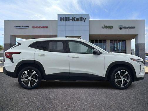 Summit White 2024 Chevrolet Trax FWD 1RS