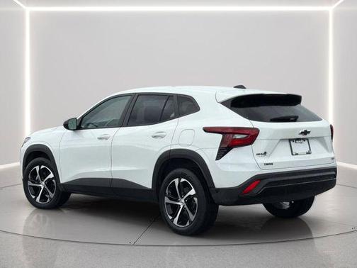 Summit White 2024 Chevrolet Trax FWD 1RS