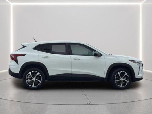 Summit White 2024 Chevrolet Trax FWD 1RS