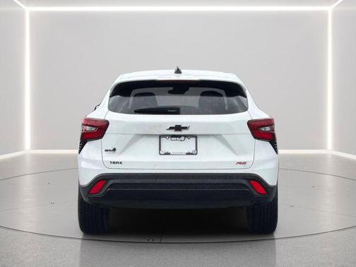 Summit White 2024 Chevrolet Trax FWD 1RS