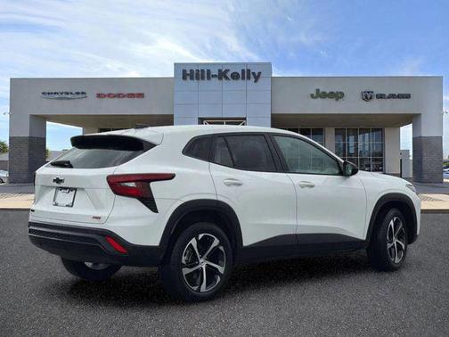 Summit White 2024 Chevrolet Trax FWD 1RS
