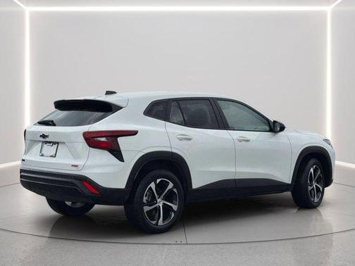 Summit White 2024 Chevrolet Trax FWD 1RS