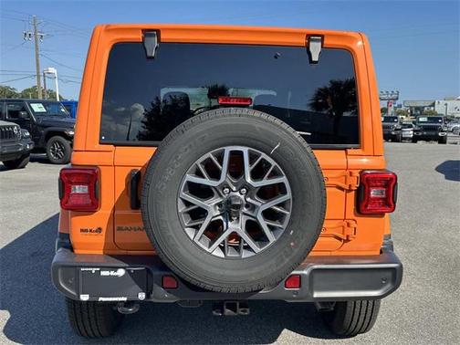 2025 Jeep Wrangler 4-Door Sahara 4x4