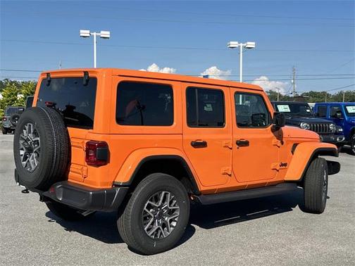 2025 Jeep Wrangler 4-Door Sahara 4x4