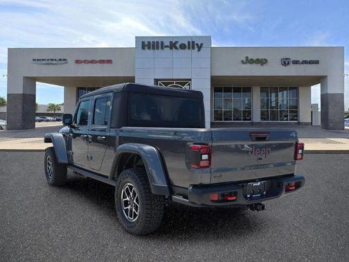 Granite Crystal Metallic Clearcoat 2026 Jeep Gladiator Rubicon