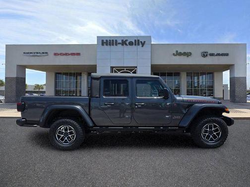 Granite Crystal Metallic Clearcoat 2026 Jeep Gladiator Rubicon
