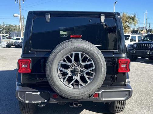 2026 Jeep Wrangler 4-Door Sahara 4x4