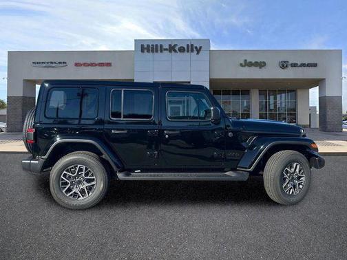 black clearcoat 2026 Jeep Wrangler 4-Door Sahara 4x4
