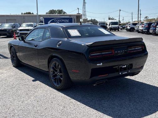 Pitch Black Clearcoat 2023 Dodge Challenger R/T