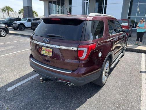 Burgundy 2018 Ford Explorer XLT