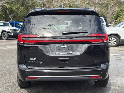 2026 Chrysler Pacifica L