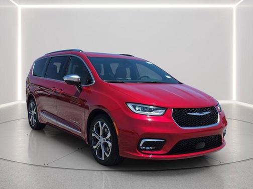 Red Hot Pearlcoat 2026 Chrysler Pacifica L