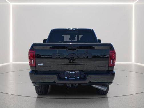 Diamond Black Crystal Pearlcoat 2026 RAM 2500 Limited Crew Cab 4x4 6'4' Box