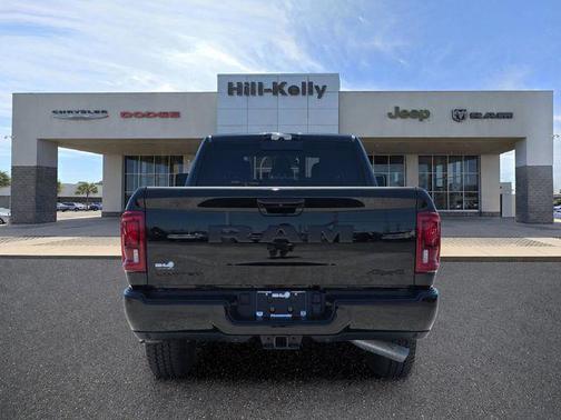 Diamond Black Crystal Pearlcoat 2026 RAM 2500 Limited Crew Cab 4x4 6'4' Box