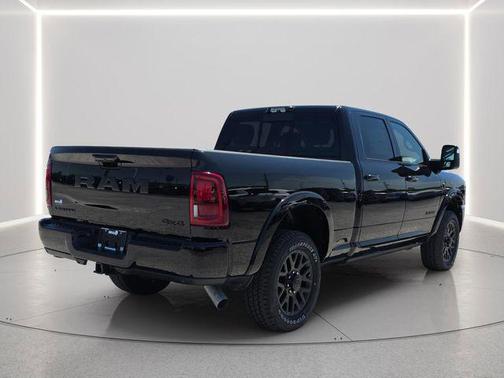 Diamond Black Crystal Pearlcoat 2026 RAM 2500 Limited Crew Cab 4x4 6'4' Box