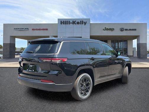Diamond Black Crystal Pearlcoat 2026 Jeep Grand Cherokee L Altitude