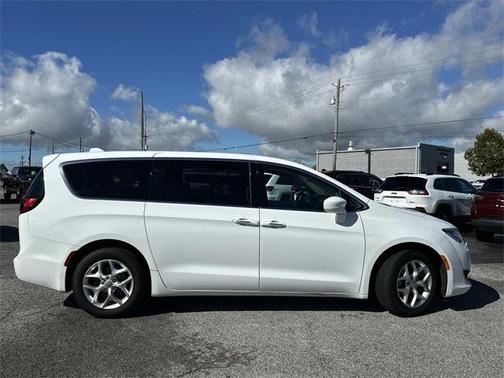 2020 Chrysler Pacifica Touring