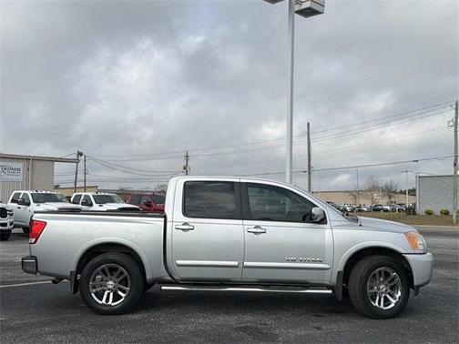 2015 Nissan Titan SL