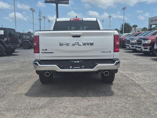 Ivory White Tri-Coat Pearlcoat 2026 RAM 1500 Laramie