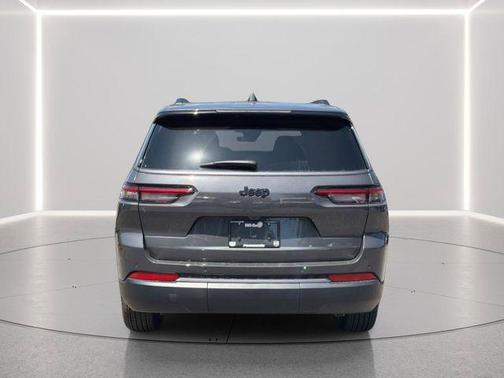 Baltic Gray Metallic Clearcoat 2026 Jeep Grand Cherokee L Altitude