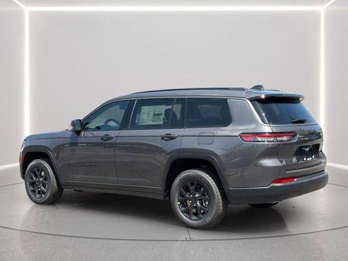 Baltic Gray Metallic Clearcoat 2026 Jeep Grand Cherokee L Altitude
