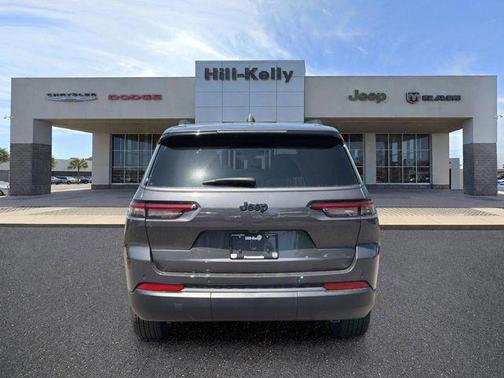 Baltic Gray Metallic Clearcoat 2026 Jeep Grand Cherokee L Altitude
