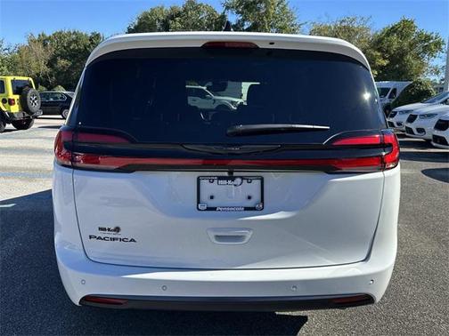 2026 Chrysler Pacifica L