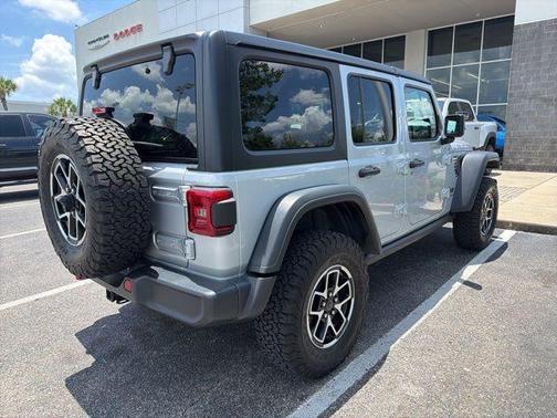 Silver Zynith Clearcoat 2024 Jeep Wrangler Rubicon