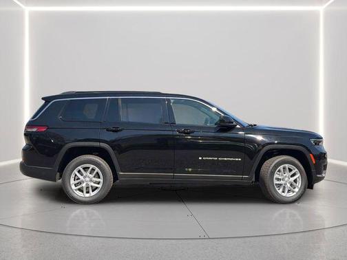 Diamond Black Crystal Pearlcoat 2026 Jeep Grand Cherokee L Altitude