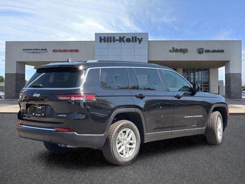 Diamond Black Crystal Pearlcoat 2026 Jeep Grand Cherokee L Altitude