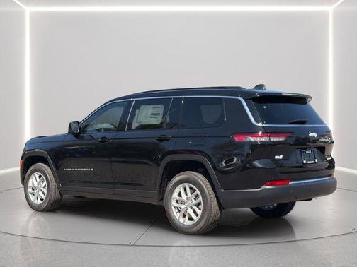 Diamond Black Crystal Pearlcoat 2026 Jeep Grand Cherokee L Altitude