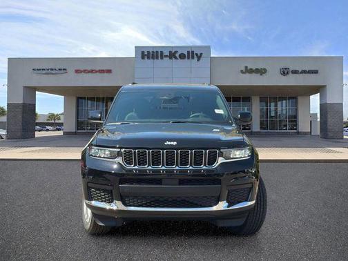 Diamond Black Crystal Pearlcoat 2026 Jeep Grand Cherokee L Altitude