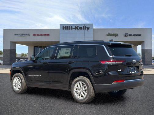 Diamond Black Crystal Pearlcoat 2026 Jeep Grand Cherokee L Altitude
