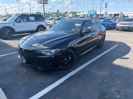 Alfa Black 2021 Alfa Romeo Giulia Base