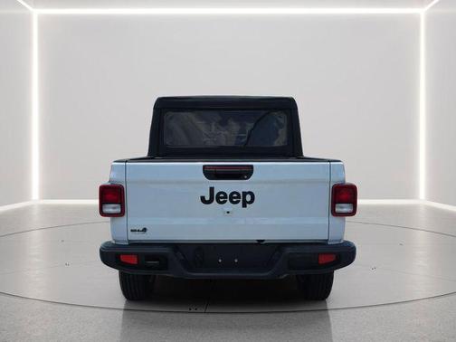 Bright White Clearcoat 2025 Jeep Gladiator Sport S