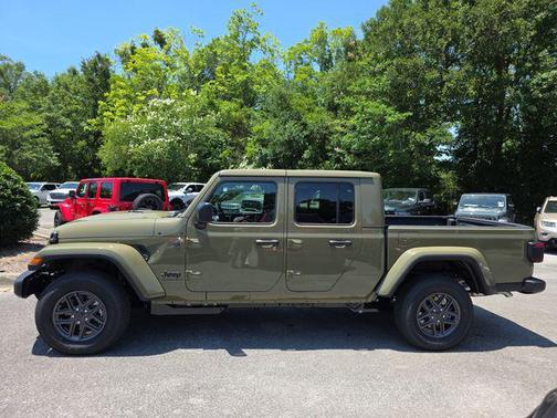 41 2026 Jeep Gladiator Sport S