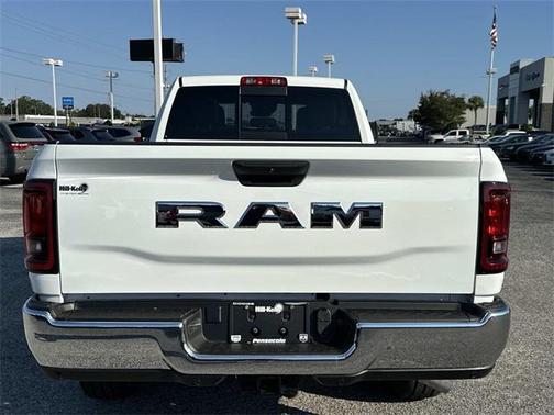 2025 RAM 2500 Tradesman Crew Cab 4x2 8' Box