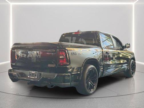 Diamond Black Crystal Pearlcoat 2026 RAM 1500 Big Horn/Lone Star