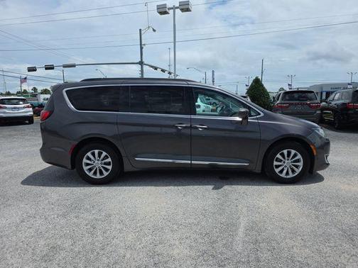Granite Crystal Metallic Clearcoat 2017 Chrysler Pacifica Touring-L