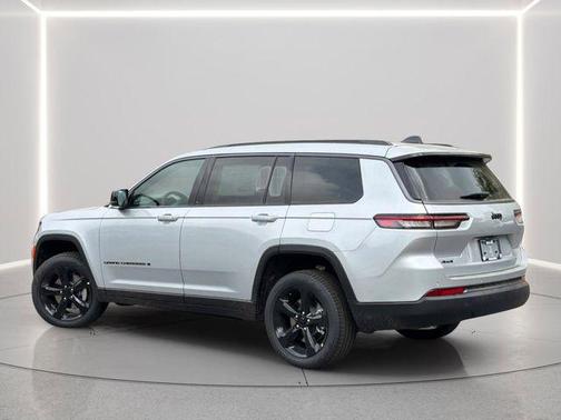 Silver Zynith 2026 Jeep Grand Cherokee L Limited