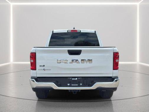 Bright White Clearcoat 2026 RAM 1500 Big Horn/Lone Star