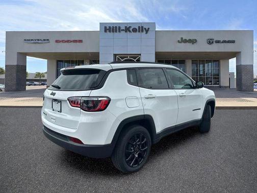 Bright White Clearcoat 2026 Jeep Compass Latitude