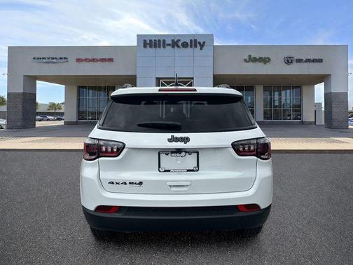 Bright White Clearcoat 2026 Jeep Compass Latitude
