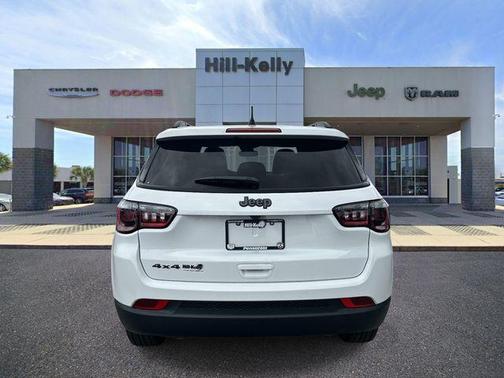 Bright White Clearcoat 2026 Jeep Compass Latitude
