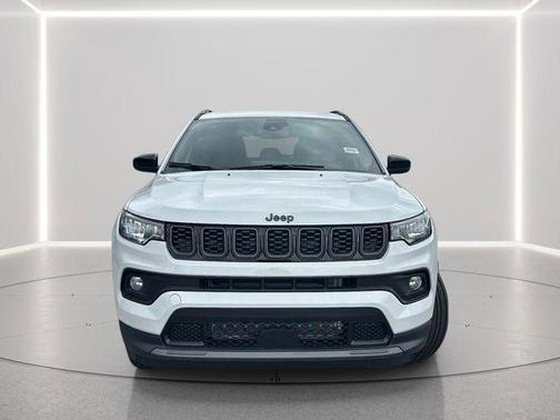 Bright White Clearcoat 2026 Jeep Compass Latitude