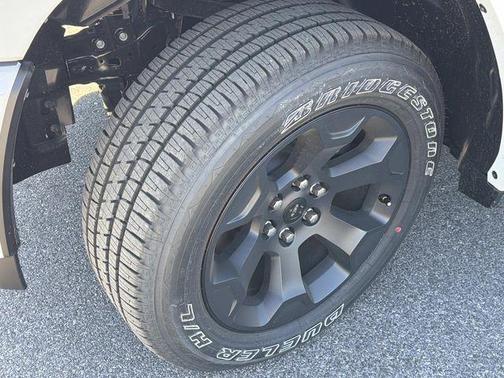 Bright White Clearcoat 2026 RAM 1500 Big Horn/Lone Star